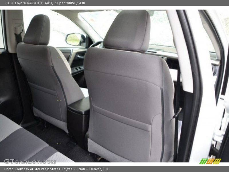 Super White / Ash 2014 Toyota RAV4 XLE AWD