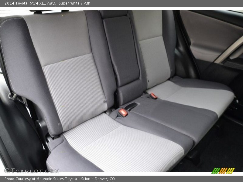 Super White / Ash 2014 Toyota RAV4 XLE AWD