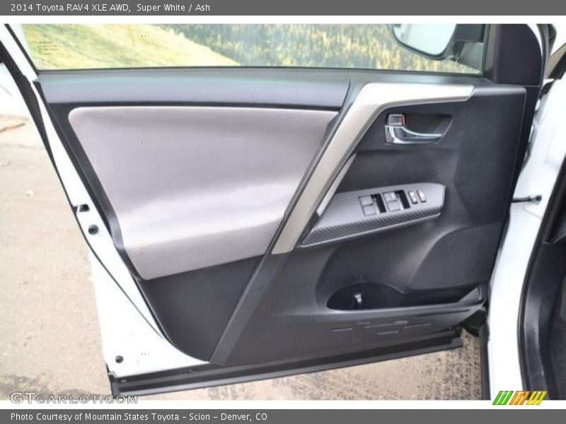 Super White / Ash 2014 Toyota RAV4 XLE AWD