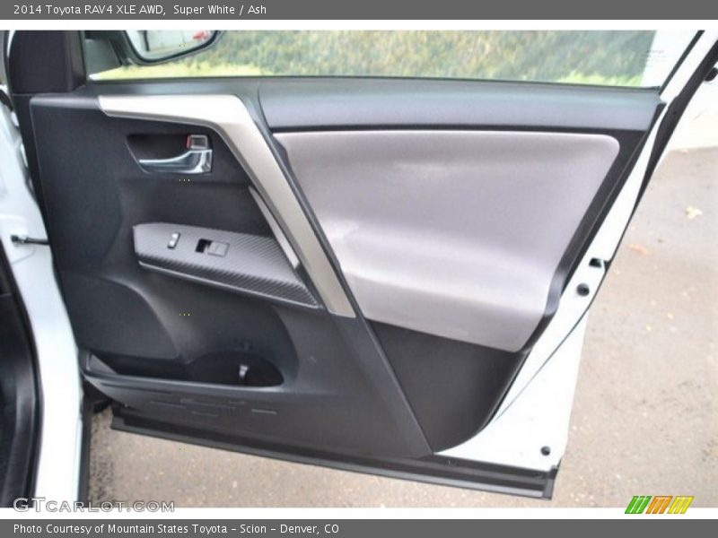 Super White / Ash 2014 Toyota RAV4 XLE AWD