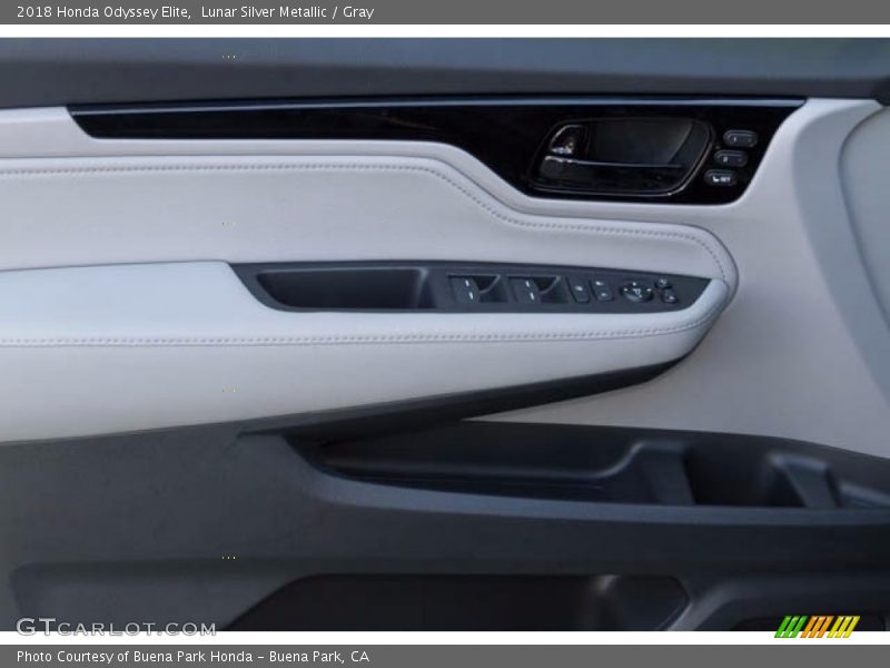 Lunar Silver Metallic / Gray 2018 Honda Odyssey Elite