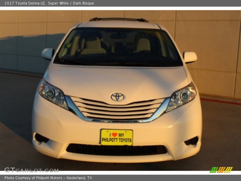 Super White / Dark Bisque 2017 Toyota Sienna LE