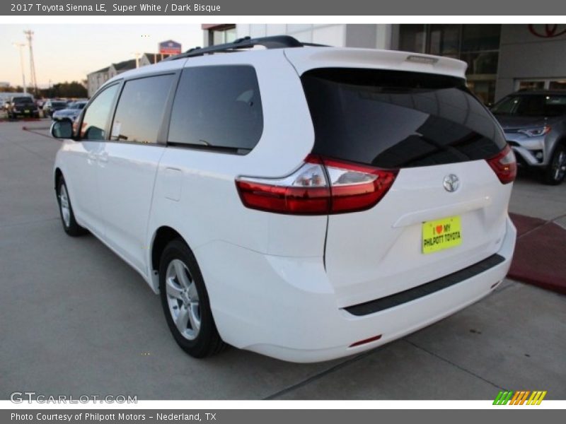 Super White / Dark Bisque 2017 Toyota Sienna LE