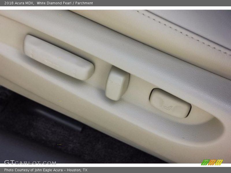 White Diamond Pearl / Parchment 2018 Acura MDX