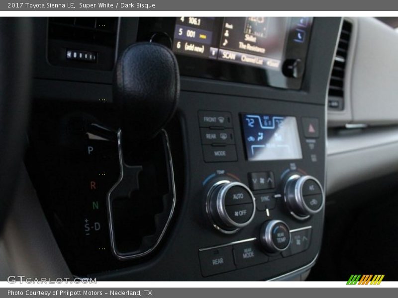 Super White / Dark Bisque 2017 Toyota Sienna LE