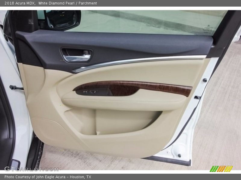 White Diamond Pearl / Parchment 2018 Acura MDX