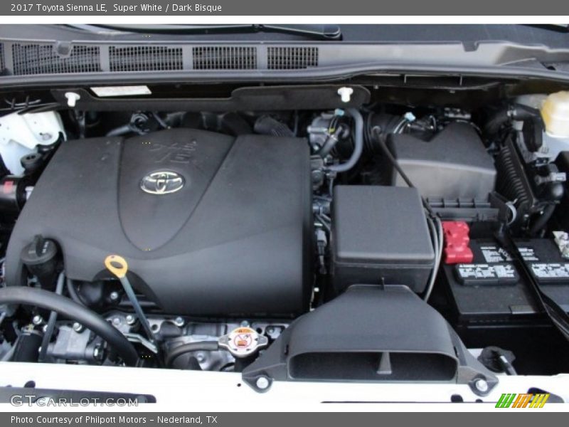 Super White / Dark Bisque 2017 Toyota Sienna LE