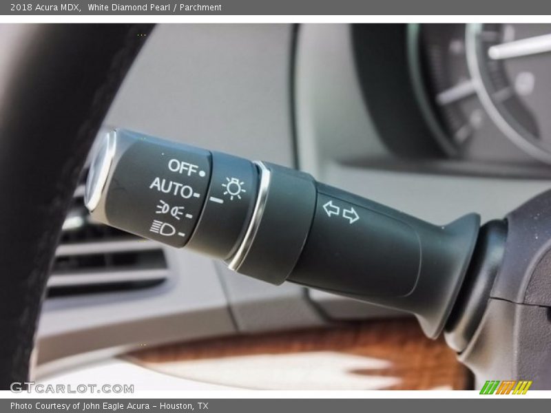 White Diamond Pearl / Parchment 2018 Acura MDX