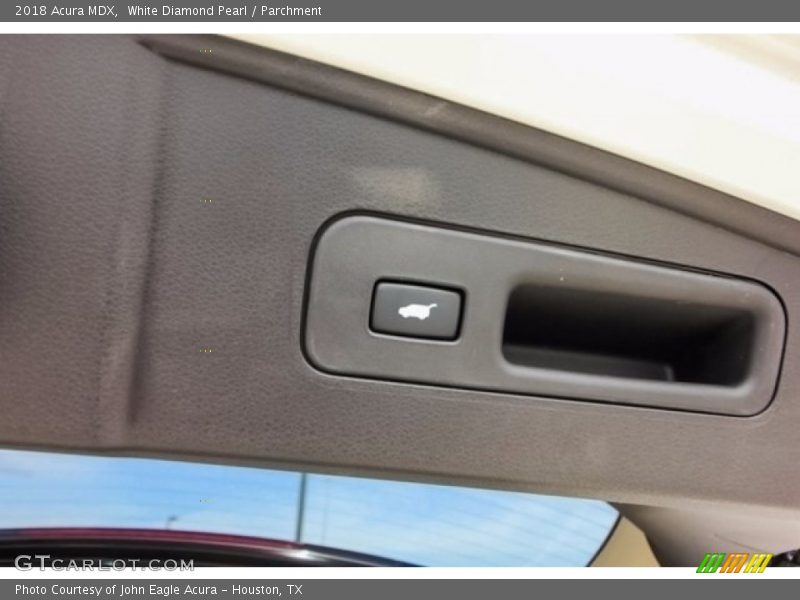 White Diamond Pearl / Parchment 2018 Acura MDX