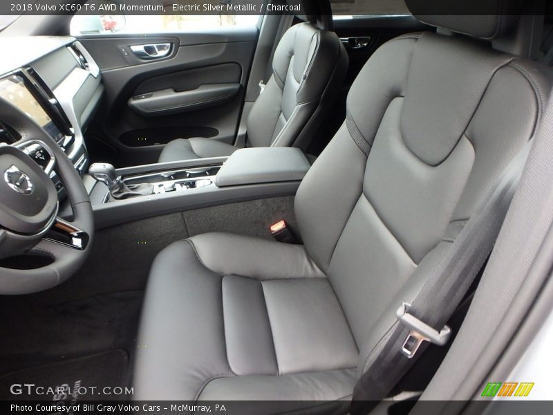 Electric Silver Metallic / Charcoal 2018 Volvo XC60 T6 AWD Momentum