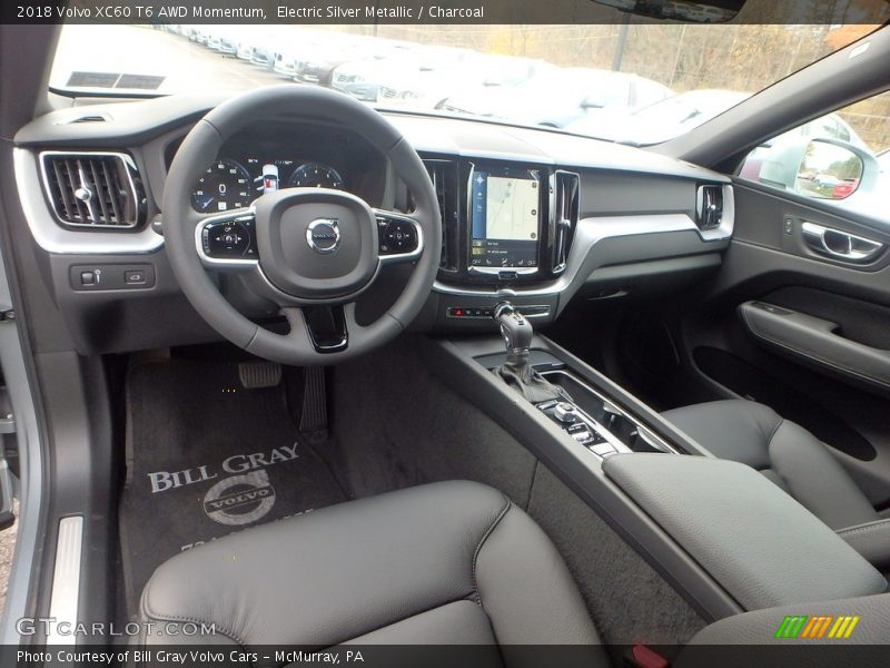 Electric Silver Metallic / Charcoal 2018 Volvo XC60 T6 AWD Momentum