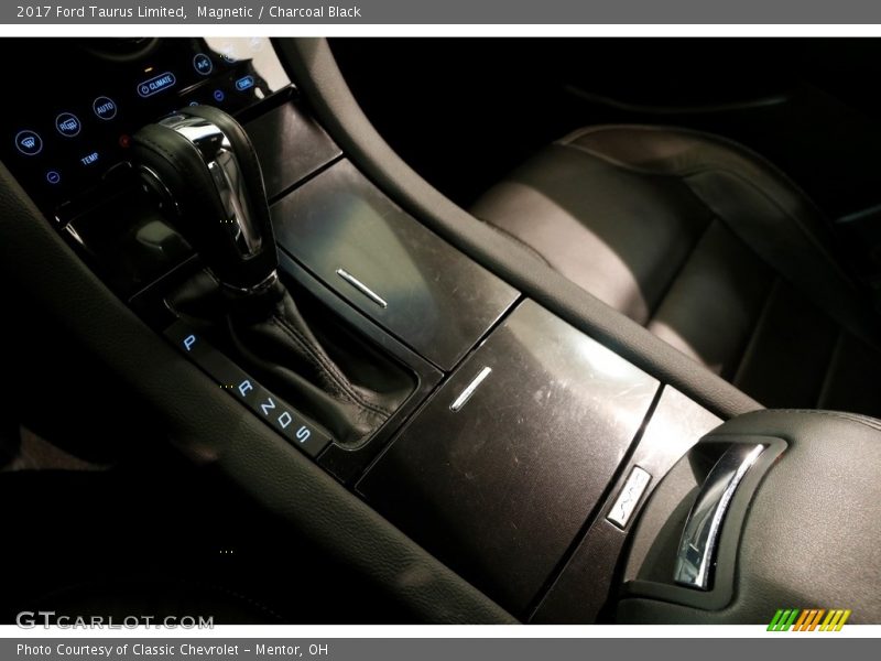 Magnetic / Charcoal Black 2017 Ford Taurus Limited