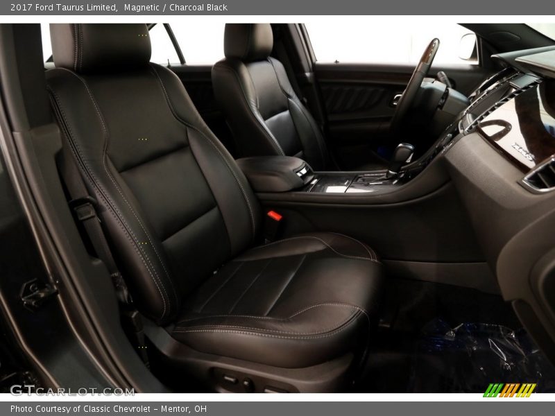 Magnetic / Charcoal Black 2017 Ford Taurus Limited