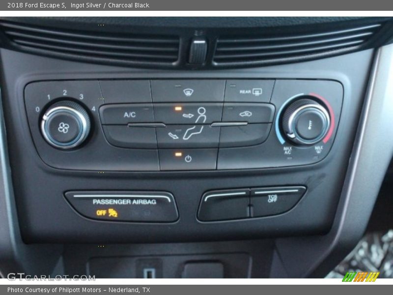 Ingot Silver / Charcoal Black 2018 Ford Escape S
