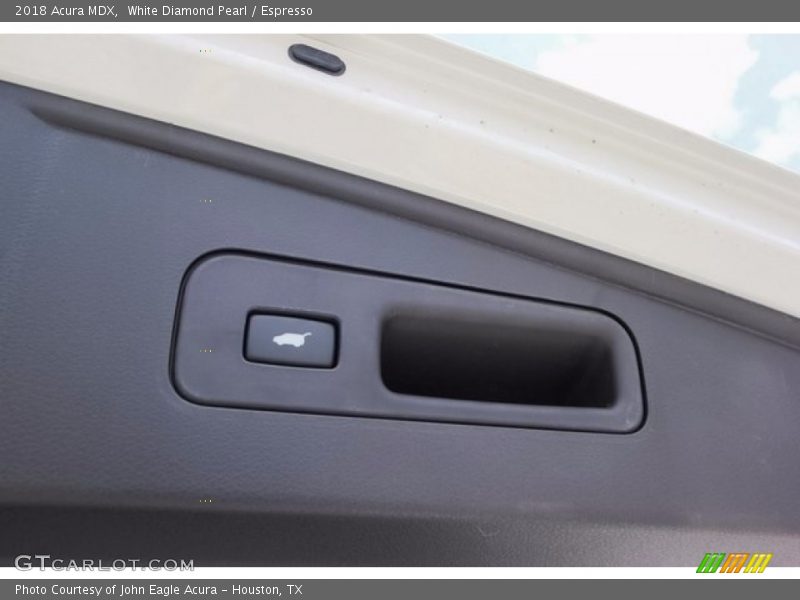 White Diamond Pearl / Espresso 2018 Acura MDX