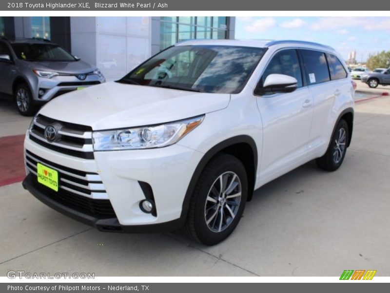 Blizzard White Pearl / Ash 2018 Toyota Highlander XLE