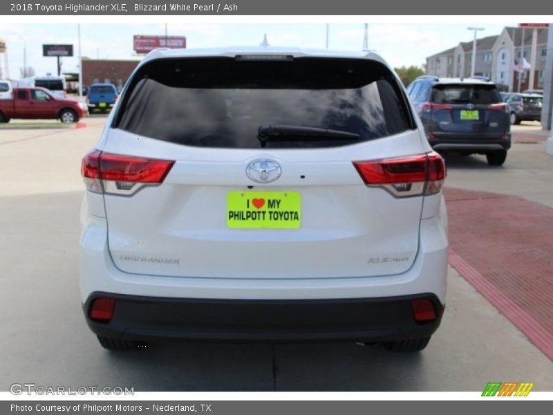 Blizzard White Pearl / Ash 2018 Toyota Highlander XLE