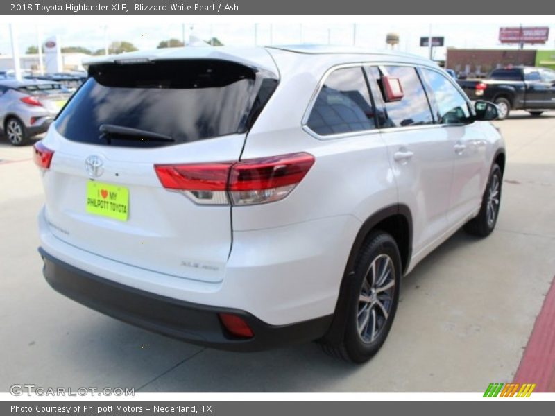 Blizzard White Pearl / Ash 2018 Toyota Highlander XLE