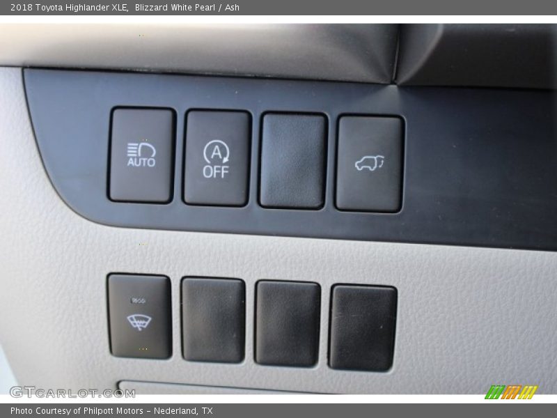 Blizzard White Pearl / Ash 2018 Toyota Highlander XLE