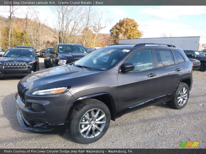 Front 3/4 View of 2018 Cherokee Latitude 4x4