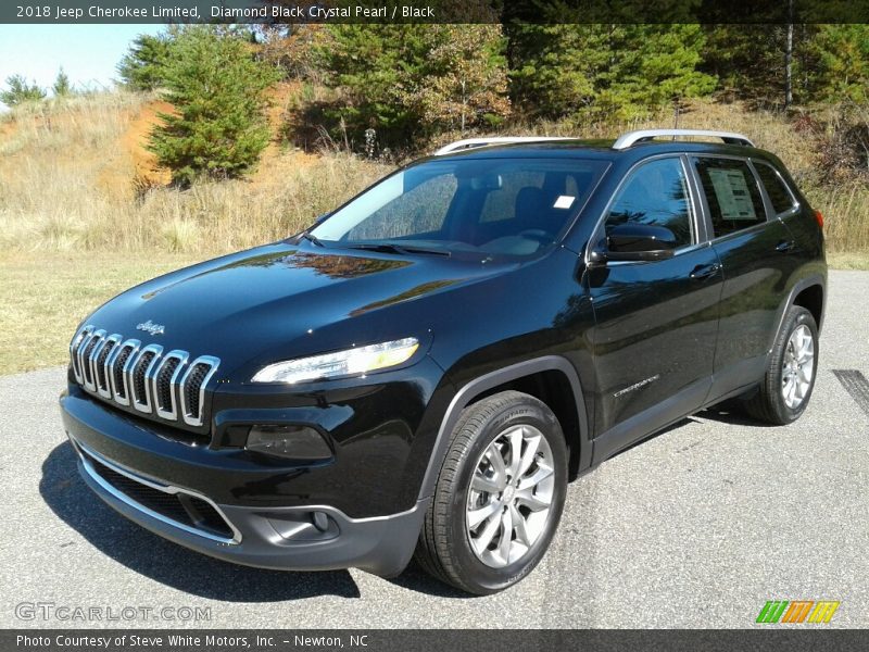 Front 3/4 View of 2018 Cherokee Limited