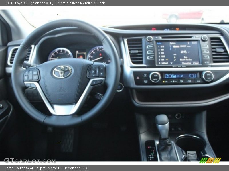 Celestial Silver Metallic / Black 2018 Toyota Highlander XLE
