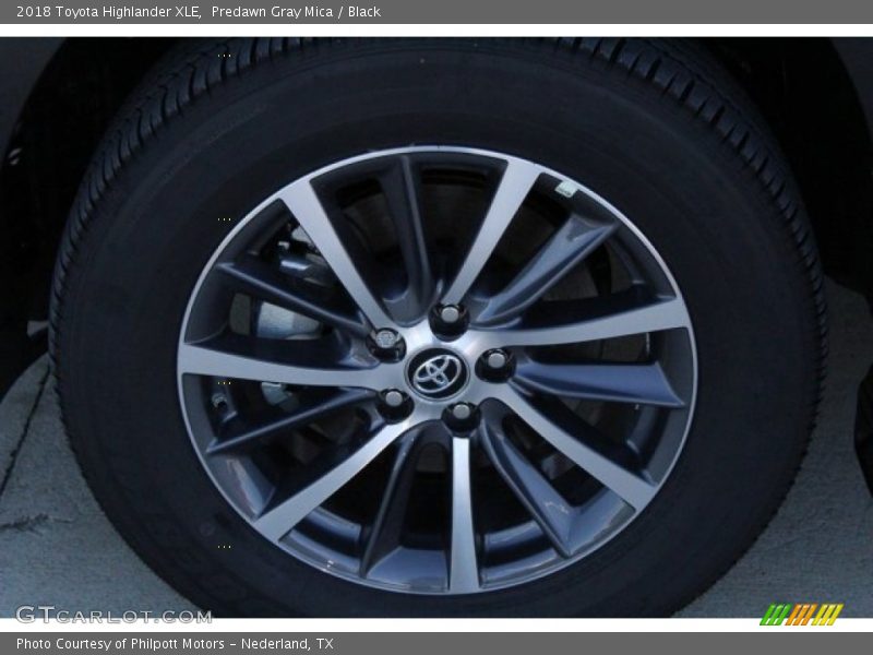 Predawn Gray Mica / Black 2018 Toyota Highlander XLE