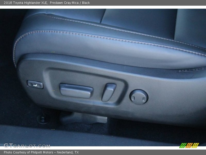 Predawn Gray Mica / Black 2018 Toyota Highlander XLE