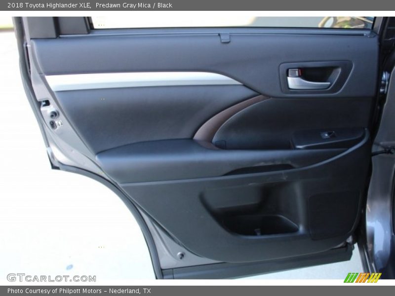 Predawn Gray Mica / Black 2018 Toyota Highlander XLE