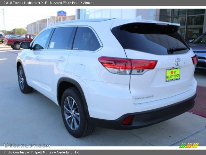 Blizzard White Pearl / Almond 2018 Toyota Highlander XLE