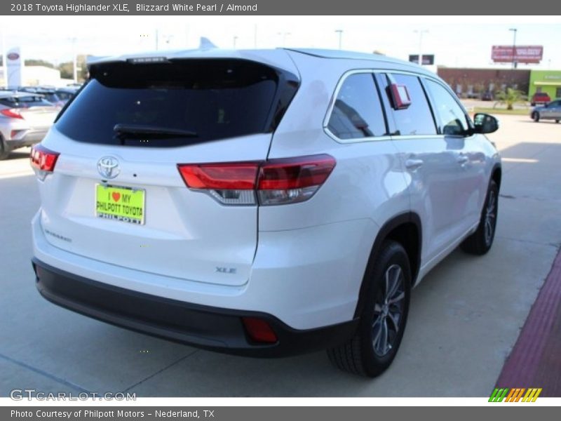 Blizzard White Pearl / Almond 2018 Toyota Highlander XLE