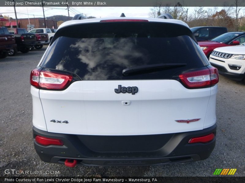 Bright White / Black 2018 Jeep Cherokee Trailhawk 4x4