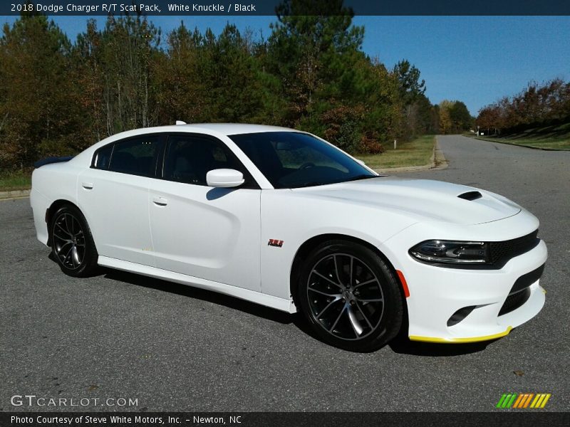 Front 3/4 View of 2018 Charger R/T Scat Pack