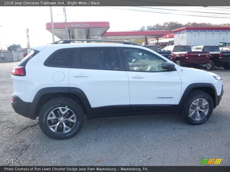 Bright White / Black 2018 Jeep Cherokee Trailhawk 4x4