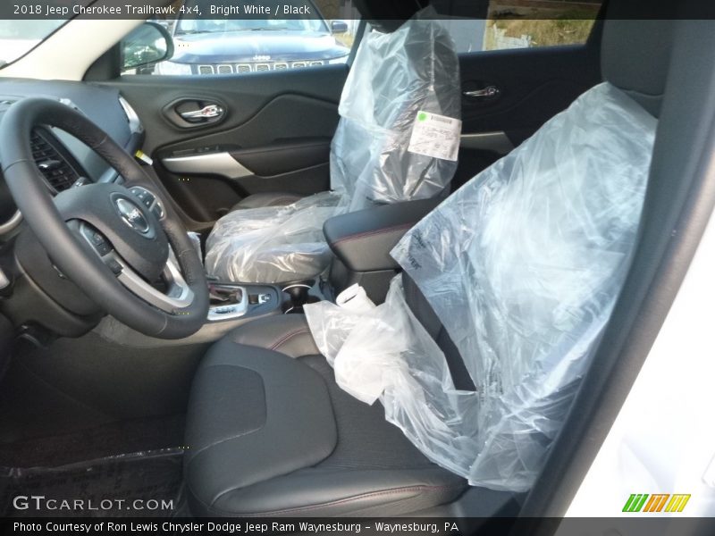 Bright White / Black 2018 Jeep Cherokee Trailhawk 4x4