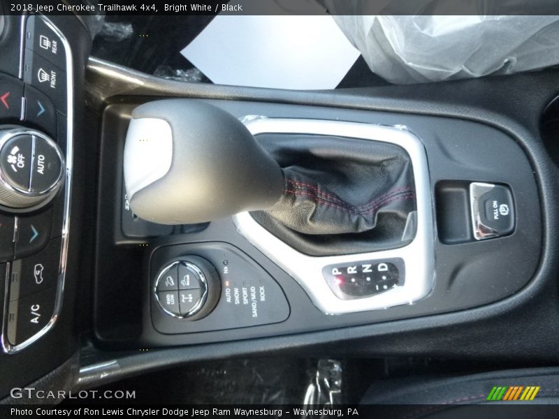 Bright White / Black 2018 Jeep Cherokee Trailhawk 4x4