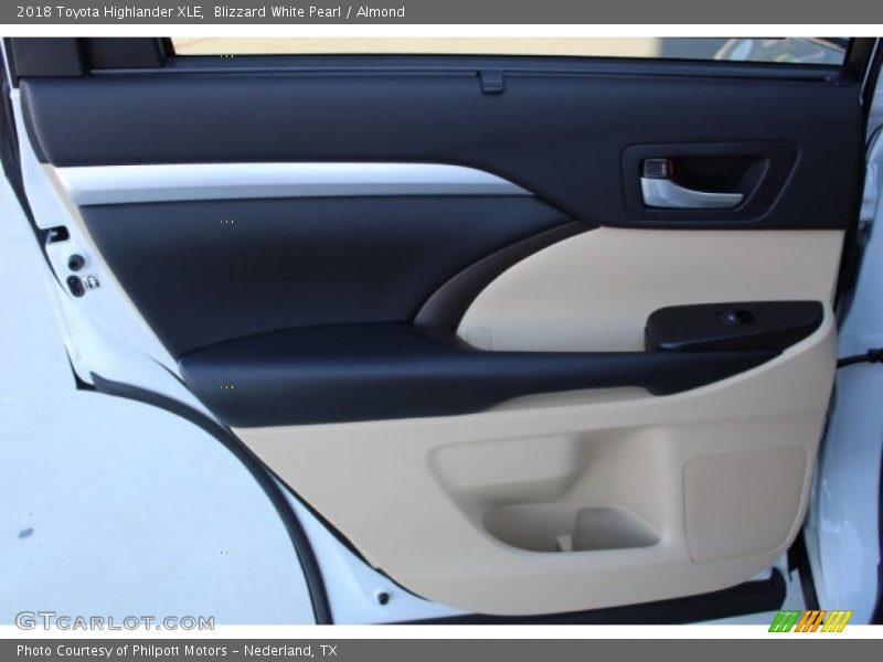 Blizzard White Pearl / Almond 2018 Toyota Highlander XLE