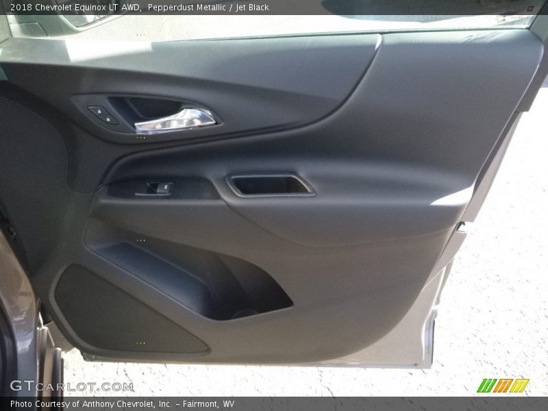 Pepperdust Metallic / Jet Black 2018 Chevrolet Equinox LT AWD