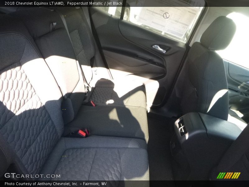 Pepperdust Metallic / Jet Black 2018 Chevrolet Equinox LT AWD