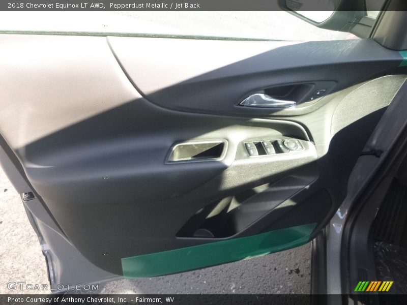 Pepperdust Metallic / Jet Black 2018 Chevrolet Equinox LT AWD