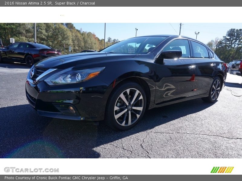 Super Black / Charcoal 2016 Nissan Altima 2.5 SR