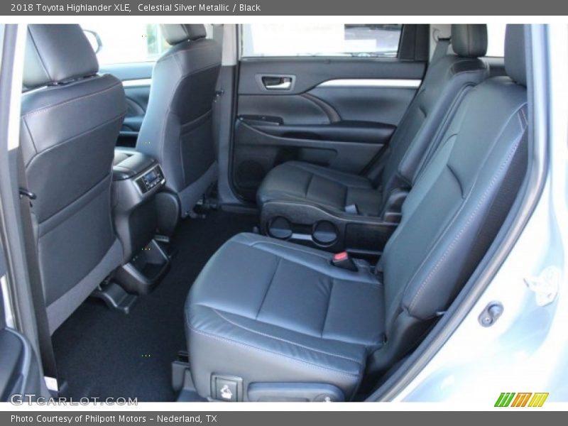 Celestial Silver Metallic / Black 2018 Toyota Highlander XLE