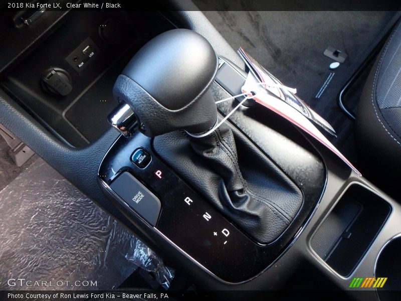 Clear White / Black 2018 Kia Forte LX