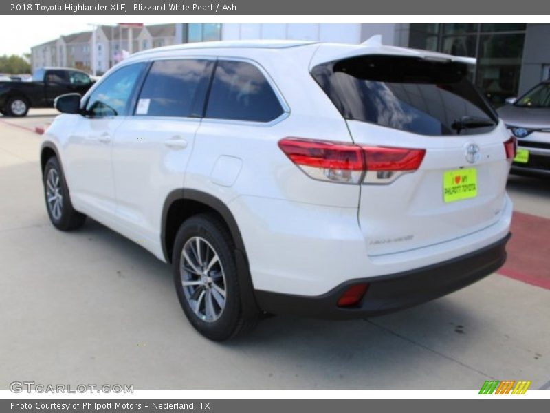 Blizzard White Pearl / Ash 2018 Toyota Highlander XLE