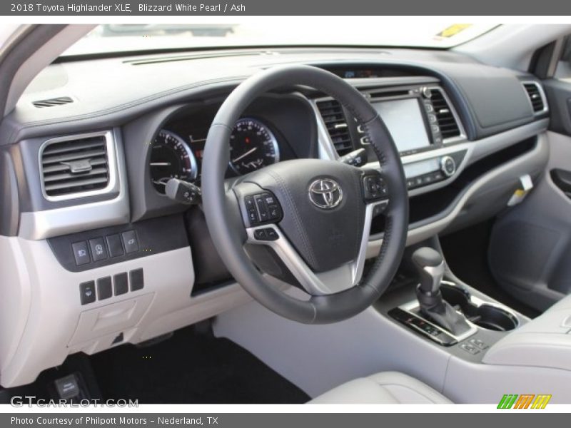 Blizzard White Pearl / Ash 2018 Toyota Highlander XLE