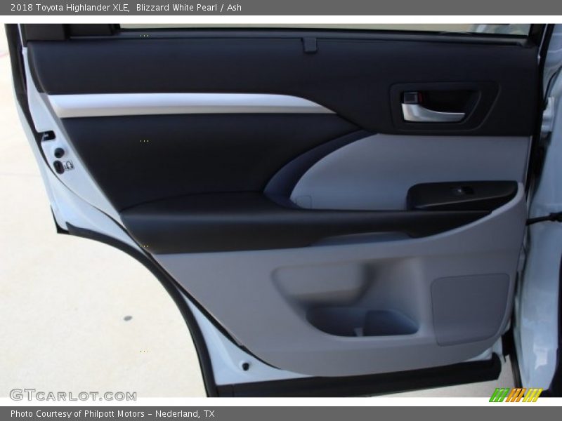 Blizzard White Pearl / Ash 2018 Toyota Highlander XLE