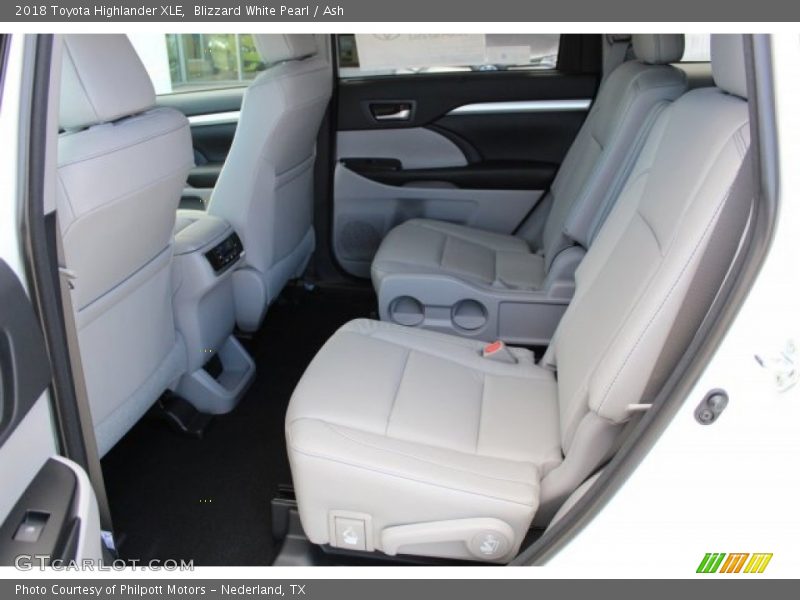 Blizzard White Pearl / Ash 2018 Toyota Highlander XLE