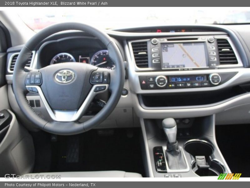 Blizzard White Pearl / Ash 2018 Toyota Highlander XLE