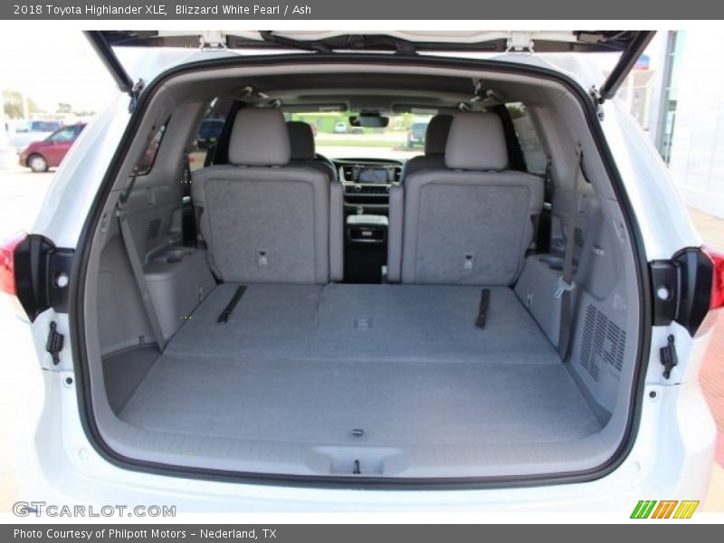 Blizzard White Pearl / Ash 2018 Toyota Highlander XLE