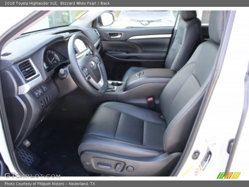 Blizzard White Pearl / Black 2018 Toyota Highlander XLE